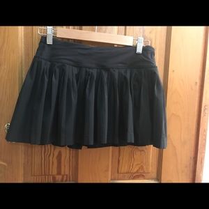 Lululemon women’s skirt